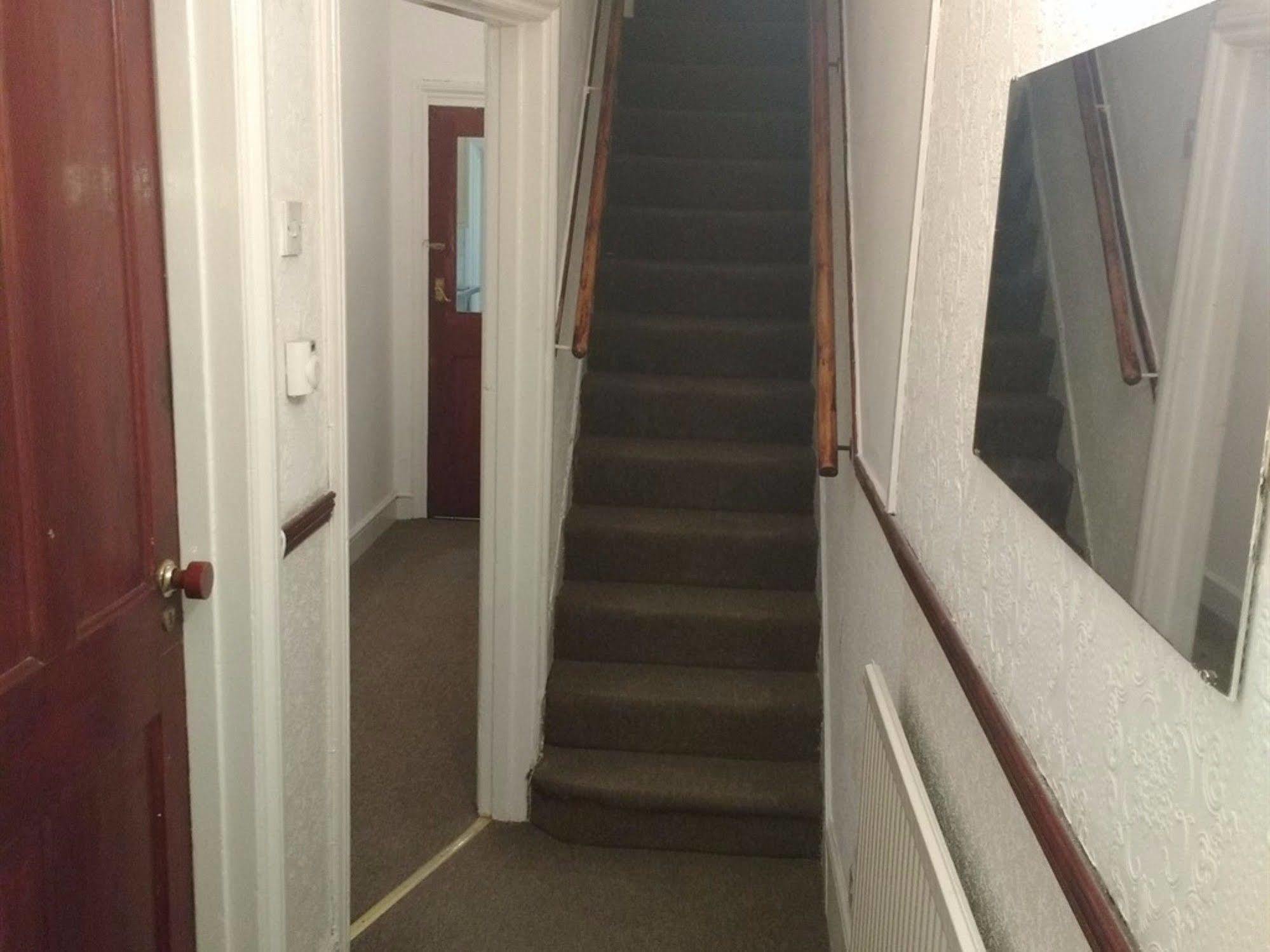לונדון Acton Lodge Guest House מראה חיצוני תמונה