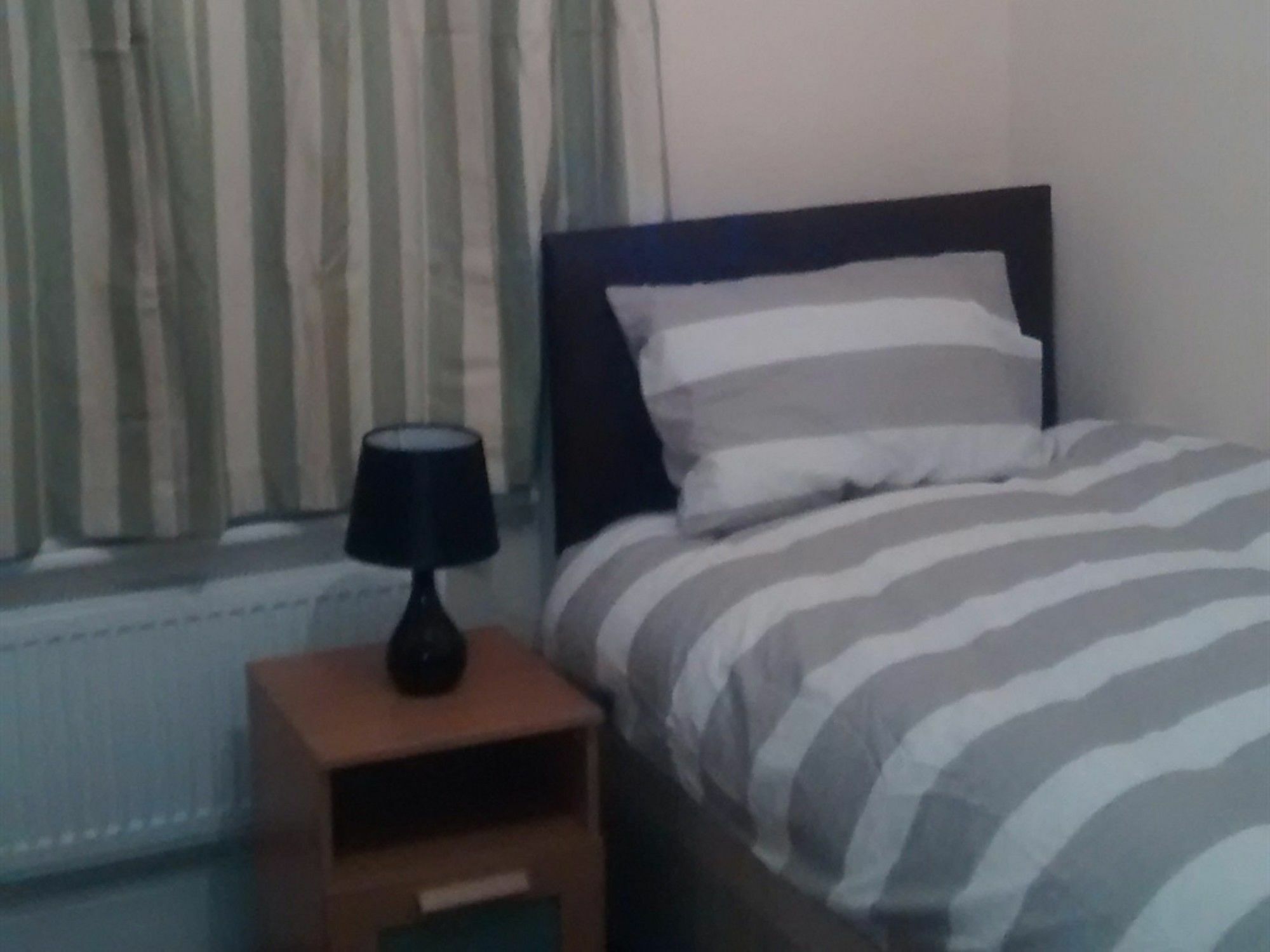 לונדון Acton Lodge Guest House מראה חיצוני תמונה
